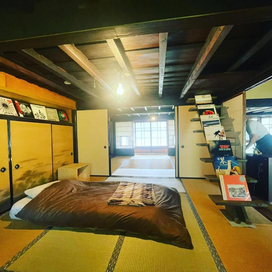 ゲストハウス　にじゅうよん Sakashita Экстерьер фото