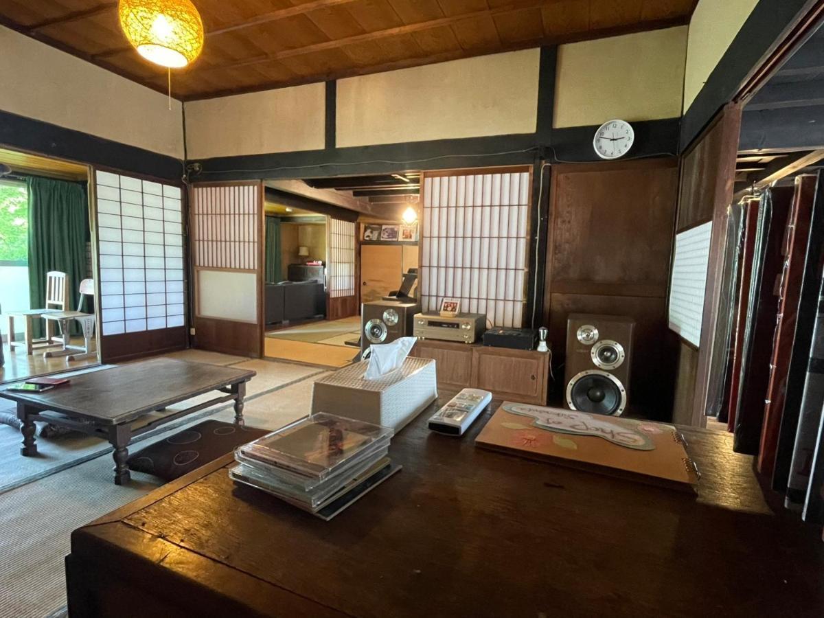 ゲストハウス　にじゅうよん Sakashita Экстерьер фото